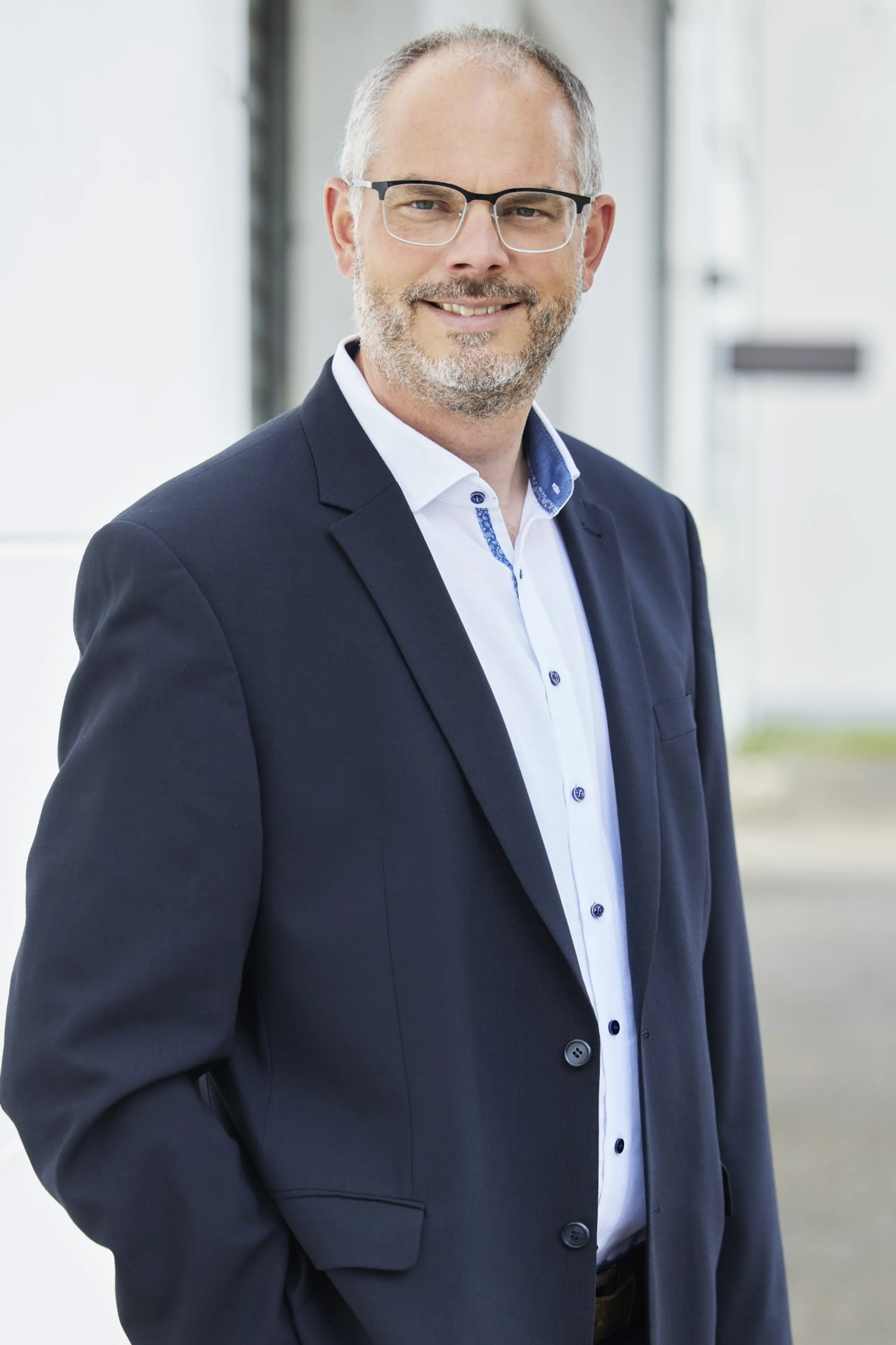 Dr. Oliver Schliebusch (Geschäftsführer)